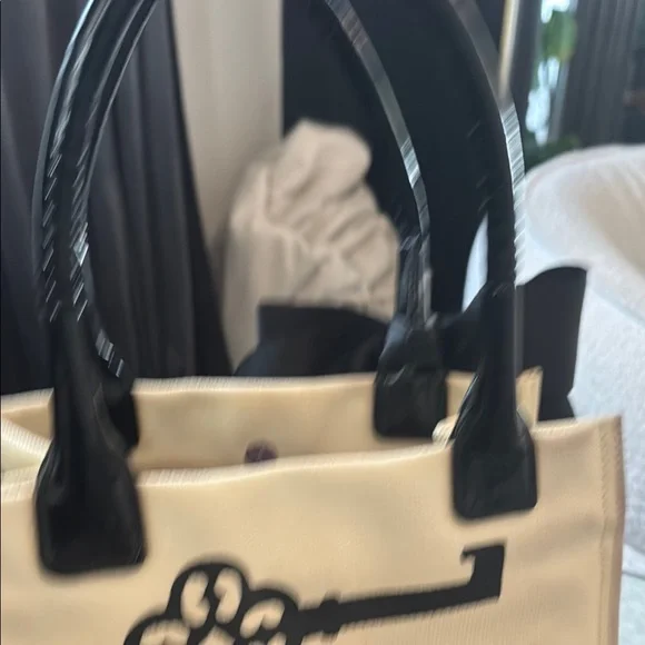Vintage Rare My Flat In London Cream and Black Tote Bag - Picture 10 of 10